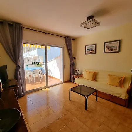 Apartamento De 3 Con Terraza Cerca De La Playa - Hisp-236-75 *